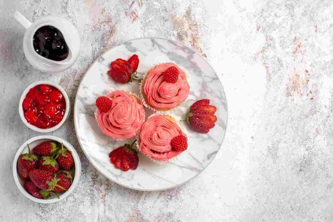 Easy Strawberry Desserts with Few Ingredients Easy Strawberry Desserts with Few Ingredients